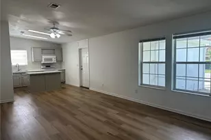 121 NE 11th Pl, Cape Coral, FL 33909 - Photo 6