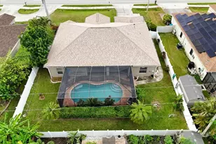 2607 Chiquita Blvd S, Cape Coral, FL 33914 - Photo 6