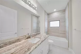 205 NE 9th Pl, Cape Coral, FL 33909 - Photo 18