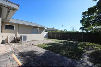 907 Laredo Ave, Lehigh Acres, FL 33936 - Photo 6