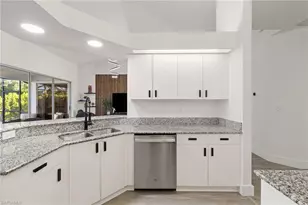 6785 Berwick Pl, Naples, FL 34104 - Photo 14