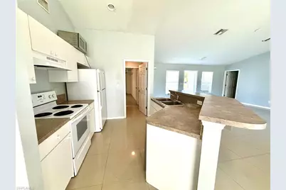 2911 40th St SW, Lehigh Acres, FL 33976 - Photo 8