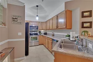 12515 McGregor Blvd, Fort Myers, FL 33919 - Photo 8