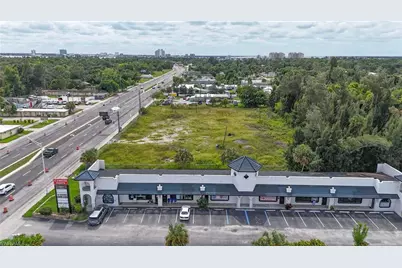 1621 N Tamiami Trl #6, North Fort Myers, FL 33903 - Photo 4