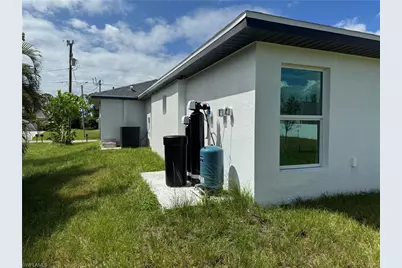 1105 NW 21st Ave, Cape Coral, FL 33993 - Photo 2