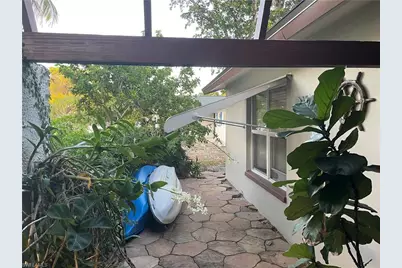 6335 Hofstra Ct W, Fort Myers, FL 33919 - Photo 10