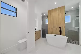 820 NW 9th St, Cape Coral, FL 33993 - Photo 14