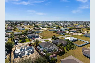 121 NE 11th Ter, Cape Coral, FL 33909 - Photo 36