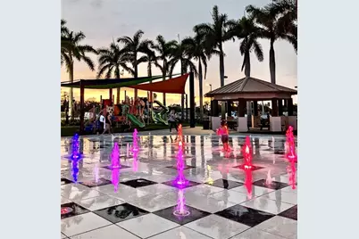 545 SE 4th Ter, Cape Coral, FL 33990 - Photo 32