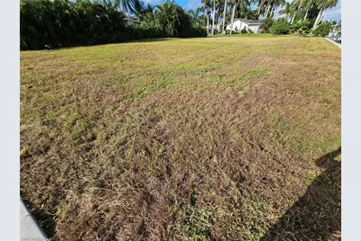 849 Montclaire Ct, Cape Coral, FL 33904 - Photo 14