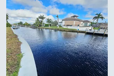 849 Montclaire Ct, Cape Coral, FL 33904 - Photo 16