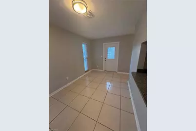610 SE 46th St, Cape Coral, FL 33904 - Photo 4