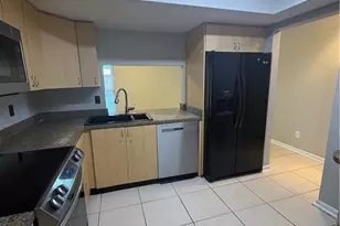 610 SE 46th St, Cape Coral, FL 33904 - Photo 2