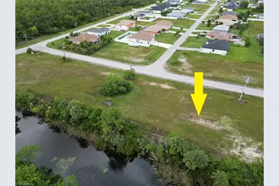 818 NE 32nd Ln, Cape Coral, FL 33909 - Photo 6