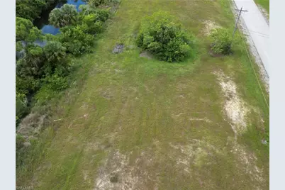 818 NE 32nd Ln, Cape Coral, FL 33909 - Photo 12