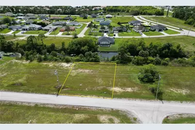 818 NE 32nd Ln, Cape Coral, FL 33909 - Photo 24