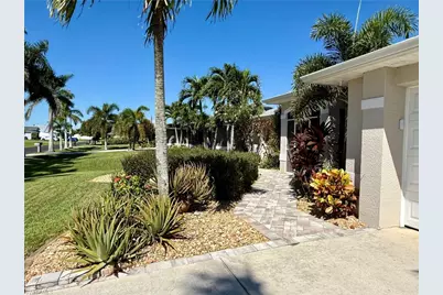 3805 SW 20th Pl, Cape Coral, FL 33914 - Photo 4