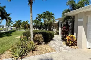 3805 SW 20th Pl, Cape Coral, FL 33914 - Photo 4