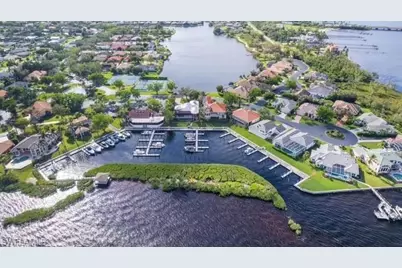 9697 Galley Ct, Fort Myers, FL 33919 - Photo 36