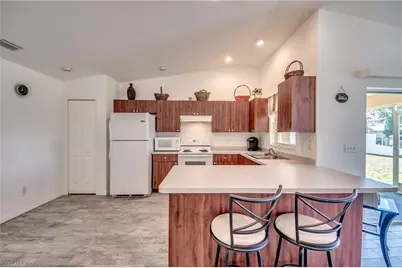 1438 SE 23rd St, Cape Coral, FL 33990 - Photo 4