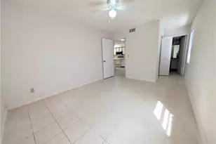 5305 Summerlin Rd, Fort Myers, FL 33919 - Photo 10