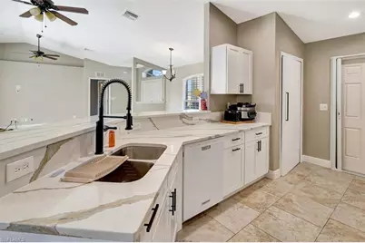 1702 SW 12th Ln, Cape Coral, FL 33991 - Photo 8