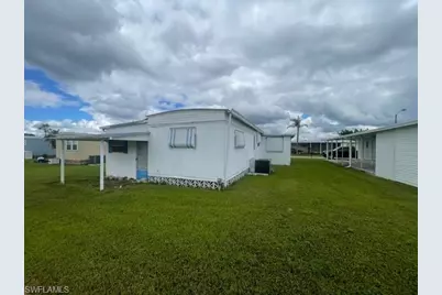 75 Hacienda Blvd, Fort Myers, FL 33905 - Photo 6