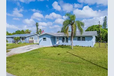 2209 Delta St, Fort Myers, FL 33907 - Photo 2