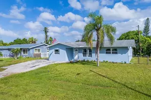 2209 Delta St, Fort Myers, FL 33907 - Photo 2