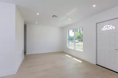 2209 Delta St, Fort Myers, FL 33907 - Photo 8