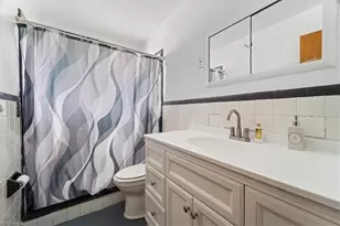 298 Lakeview Dr, North Fort Myers, FL 33917 - Photo 14