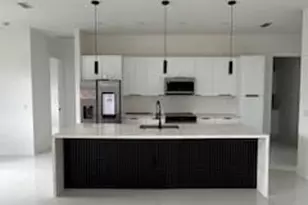 2610 NE 1st Pl, Cape Coral, FL 33909 - Photo 6