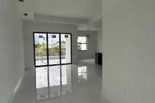 2610 NE 1st Pl, Cape Coral, FL 33909 - Photo 4