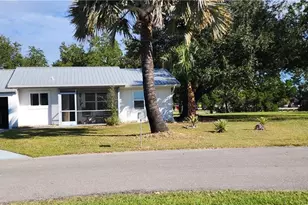 2010 Steamboat Cir, Labelle, FL 33935 - Photo 2