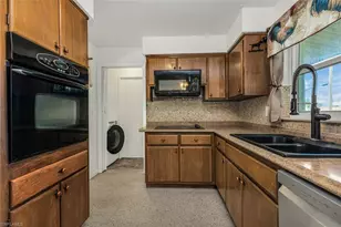 714 SE 43rd St, Cape Coral, FL 33904 - Photo 4