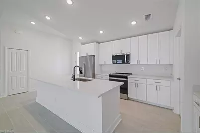 505 SW 25th Ln, Cape Coral, FL 33914 - Photo 6