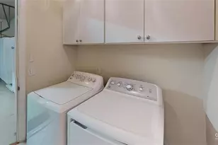 2571 Laurentina Ln, Cape Coral, FL 33909 - Photo 28