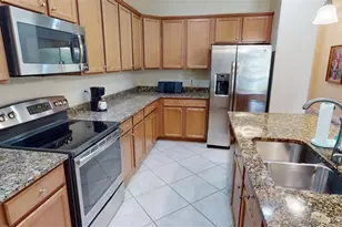 2571 Laurentina Ln, Cape Coral, FL 33909 - Photo 14