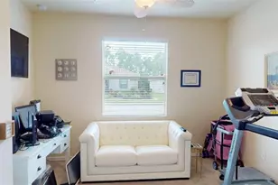 2571 Laurentina Ln, Cape Coral, FL 33909 - Photo 4