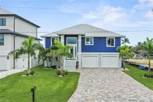 256 Ibis St, Fort Myers Beach, FL 33931 - Photo 2