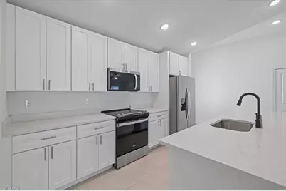 624 NW 17th Pl, Cape Coral, FL 33993 - Photo 6