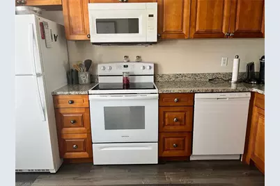 6156 Lake Front Dr, Fort Myers, FL 33908 - Photo 10