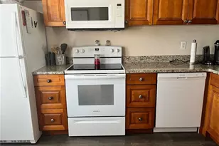 6156 Lakefront Dr, Fort Myers, FL 33908 - Photo 10