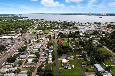 25 Cypress St, North Fort Myers, FL 33903 - Photo 32