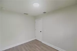 25 Cypress St, North Fort Myers, FL 33903 - Photo 16