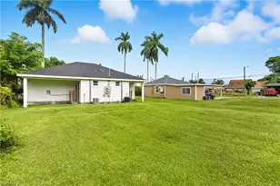 25 Cypress St, North Fort Myers, FL 33903 - Photo 26