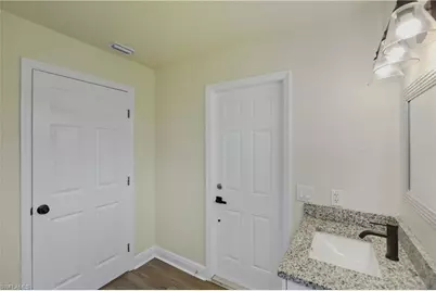 25 Cypress St, North Fort Myers, FL 33903 - Photo 22