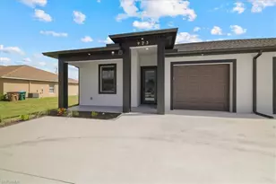 921/923 Andalusia Blvd, Cape Coral, FL 33909 - Photo 4