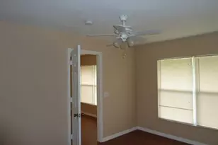 910 Naples Ave S, Lehigh Acres, FL 33974 - Photo 8