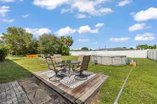 1805 Cornwallis Pkwy, Cape Coral, FL 33904 - Photo 28